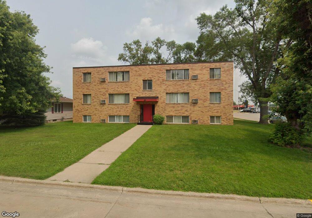 819 2nd Ave SW, Jamestown, ND 58401 - photo 1