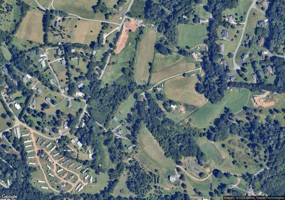 121 Ramsey Rd, Asheville, NC 28806 - photo 1