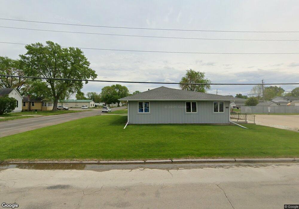 302 S Hamilton St, Lincoln, IL 62656 - photo 1