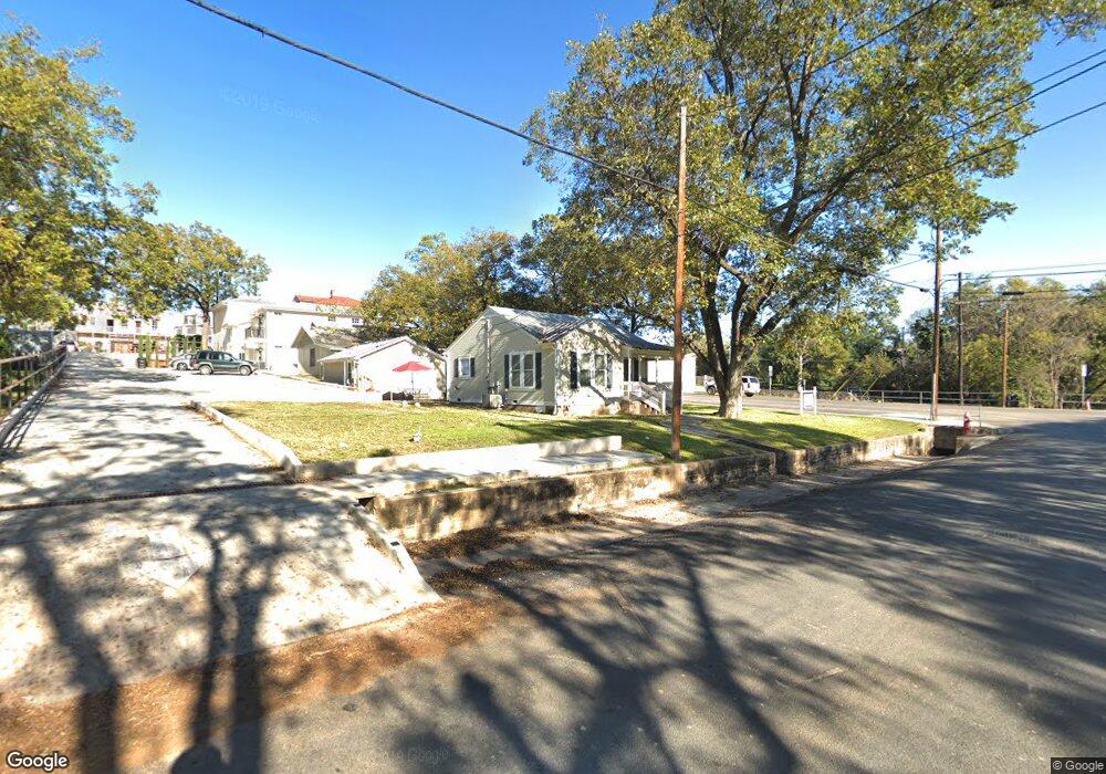 318 E San Antonio St, Fredericksburg, TX 78624 - photo 1
