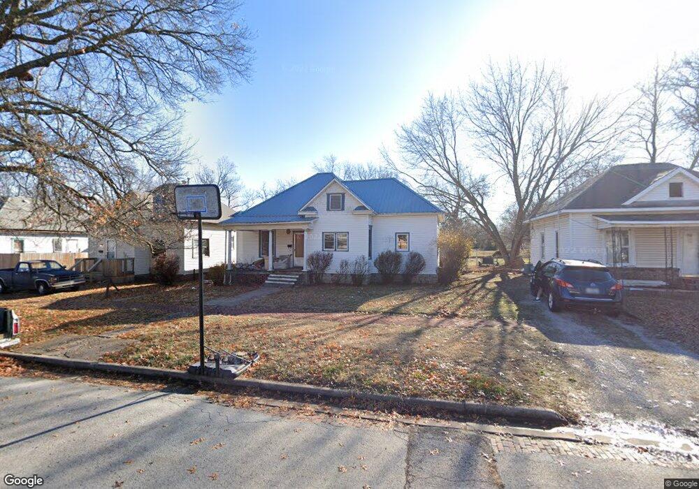 2318 Corning Ave, Parsons, KS 67357 - photo 1