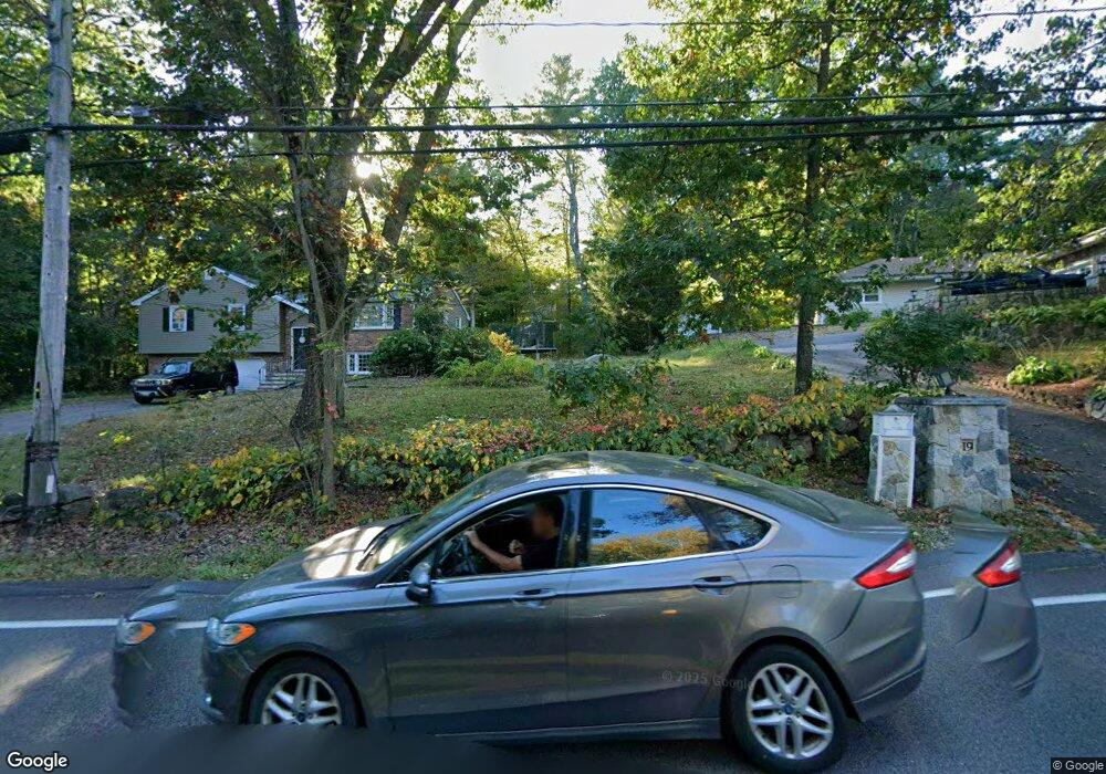 15 Franklin St, Medway, MA 02053 - photo 1