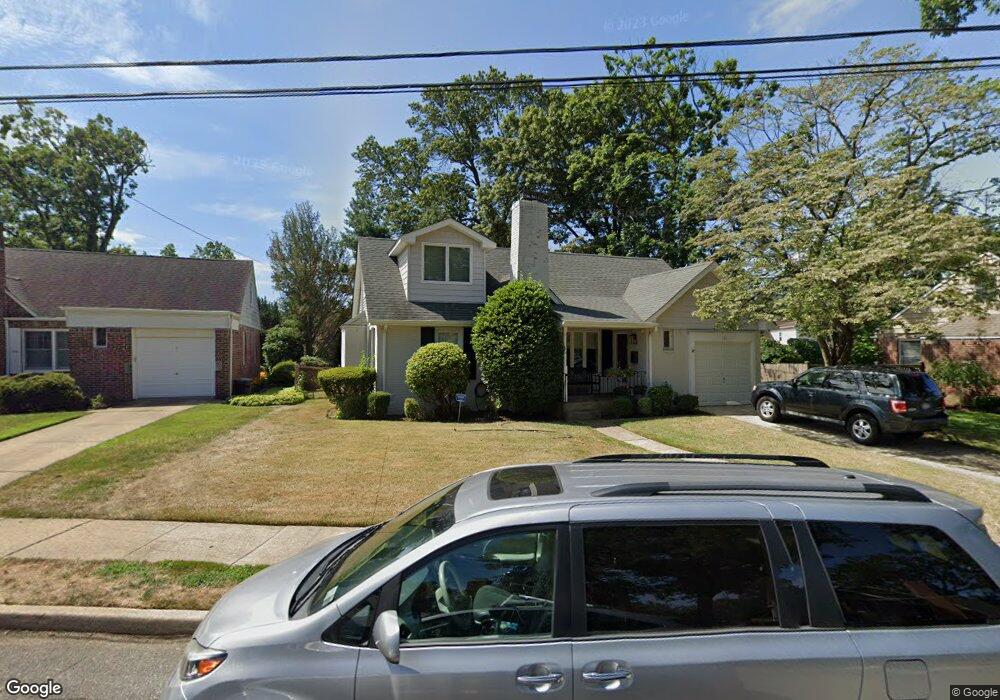 190 Edward Ct, West Hempstead, NY 11552 - photo 1