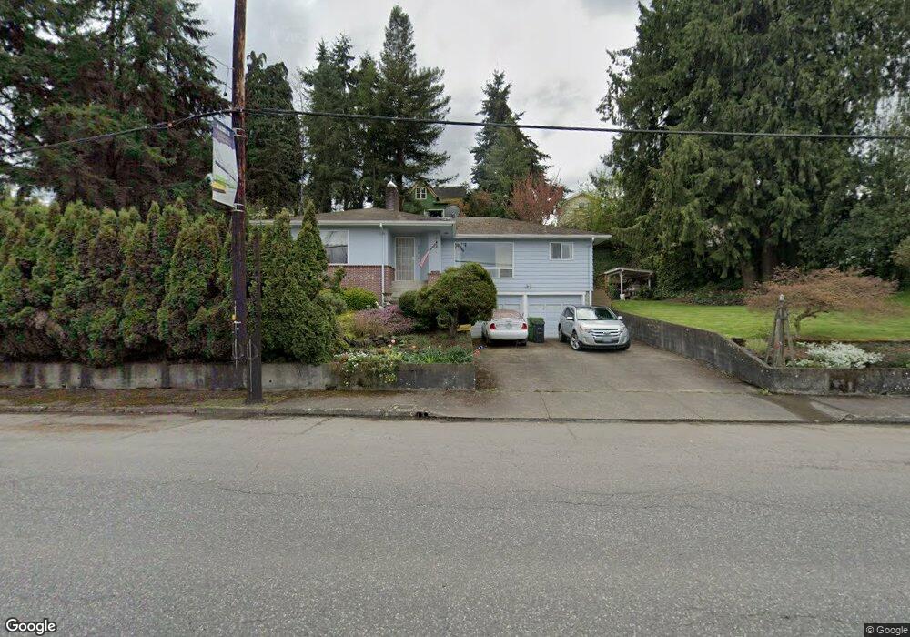 512 E B St, Rainier, OR 97048 - photo 1