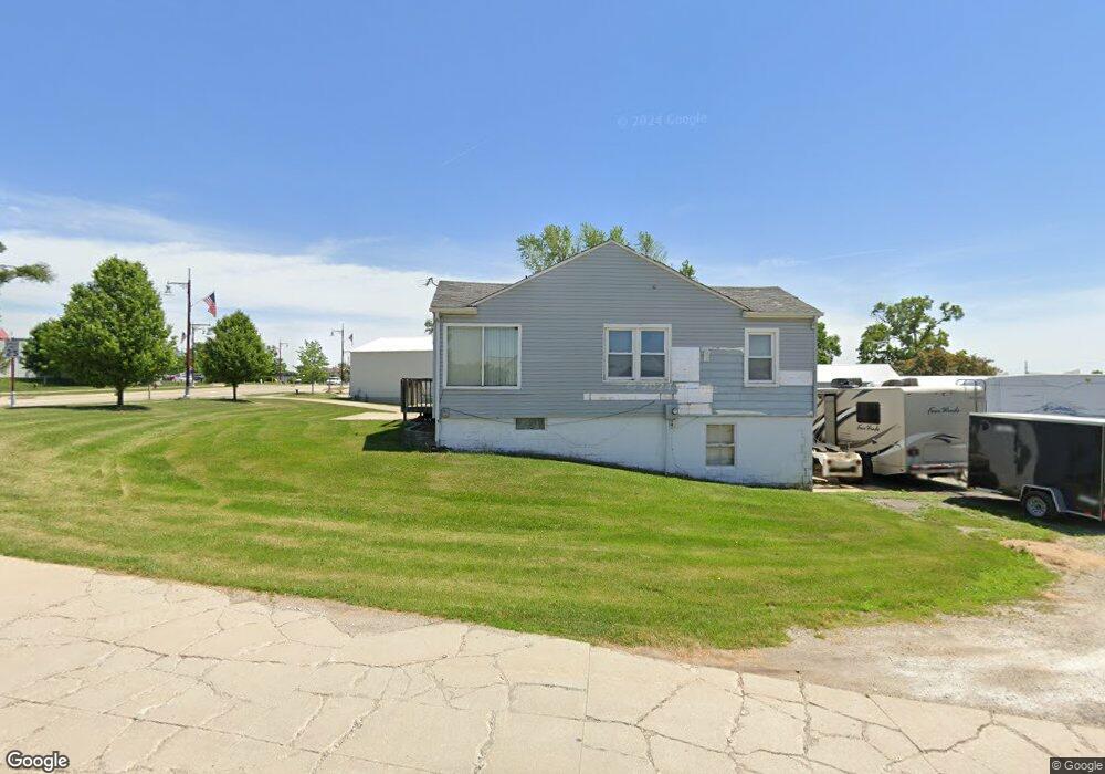 406 N Center Point Rd, Hiawatha, IA 52233 - photo 1