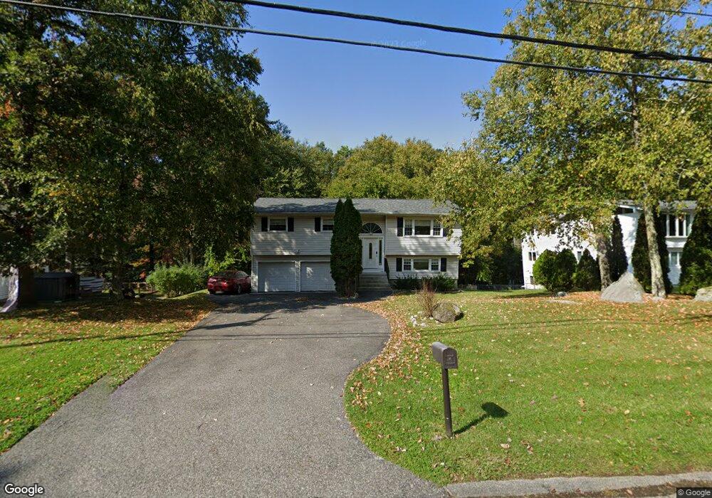 562 Westbrook Dr, Cortlandt Manor, NY 10567 - photo 1