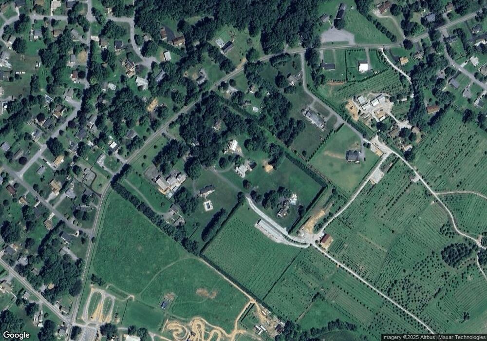 4416 Sandstone Dr, Sykesville, MD 21784 - photo 1