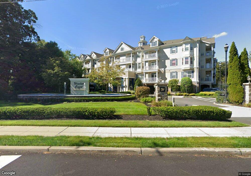 Windsor Court unit 311, Rochelle Park, NJ 07662 - photo 1