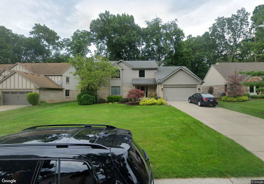 3281 Green Oaks Dr, West Bloomfield, MI 48324 - photo 1