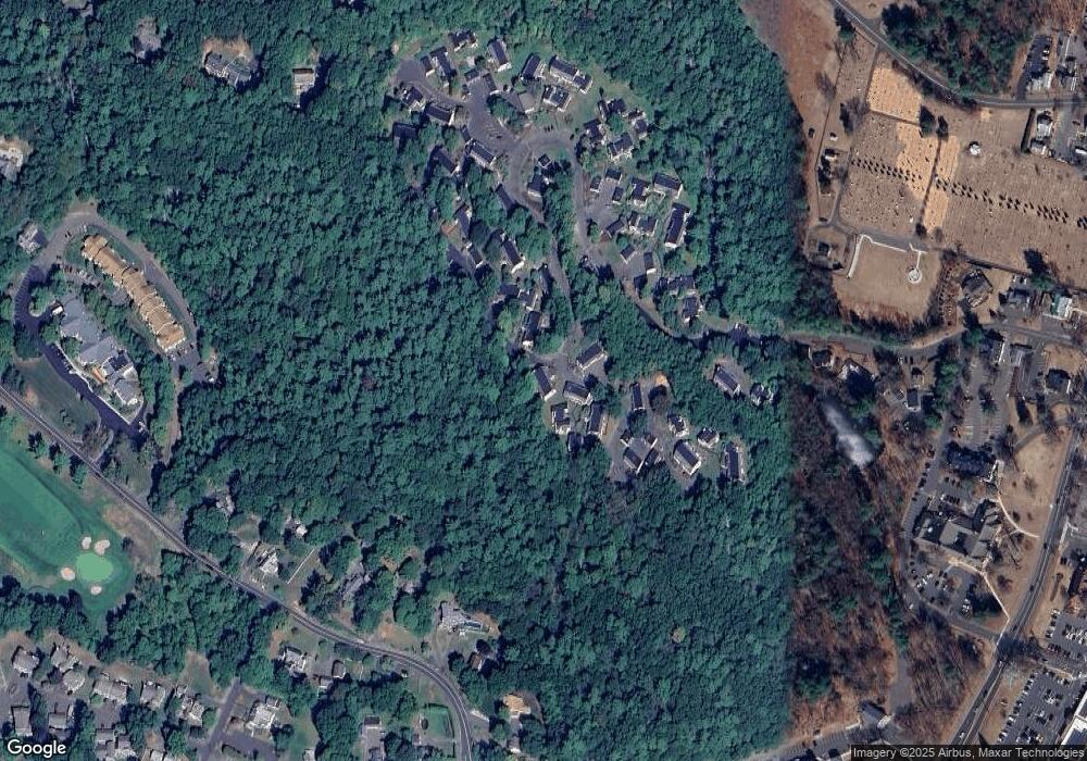 98 Library Ln unit 98, Simsbury, CT 06070 - photo 1