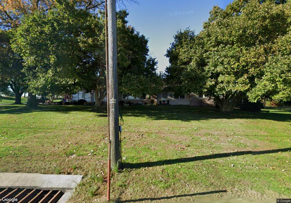 426 N Railroad Ave, New Holland, PA 17557 - photo 1