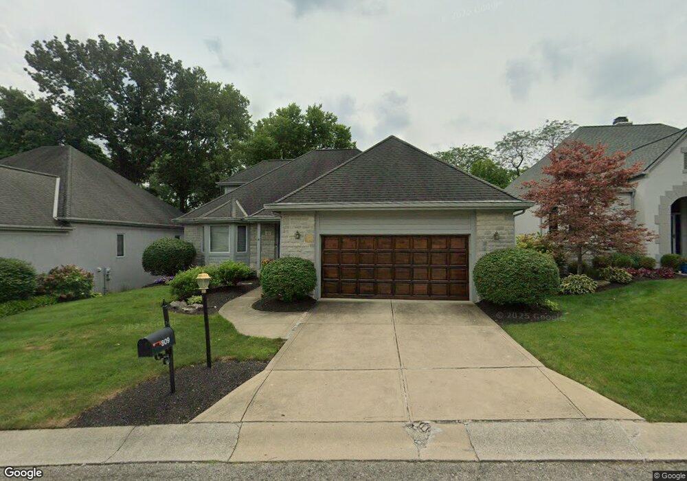 809 Katherines Ridge Ln, Columbus, OH 43235 - photo 1