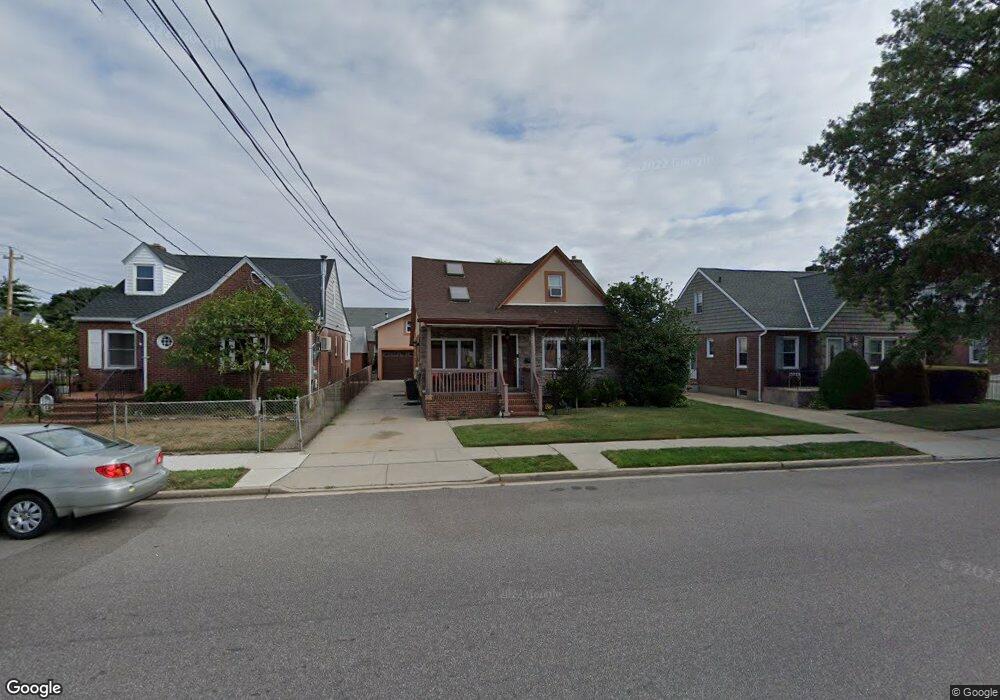 938 Fenworth Blvd, Franklin Square, NY 11010 - photo 1