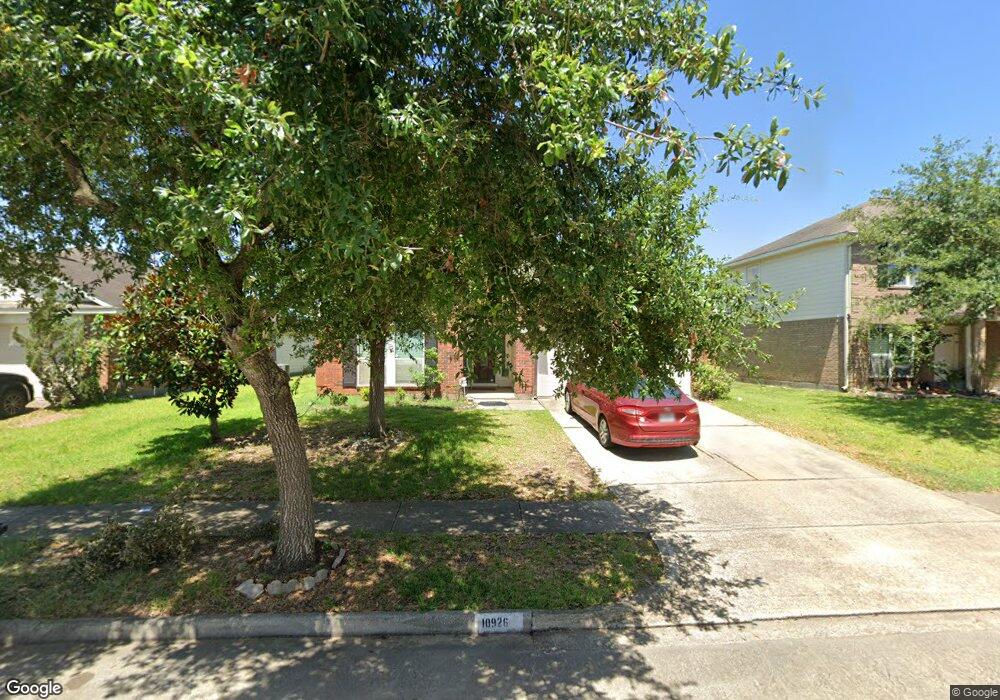10926 Great Hawk Ln, Houston, TX 77075 - photo 1
