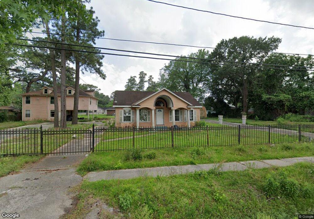 7110 W Knoll St, Houston, TX 77028 - photo 1