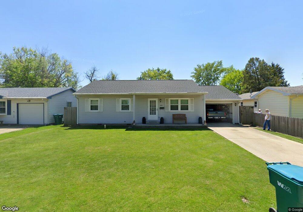 2319 Washington Ave, Mattoon, IL 61938 - photo 1