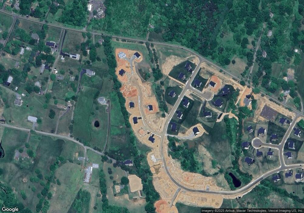 6731 Highlander Ct, Warrenton, VA 20187 - photo 1