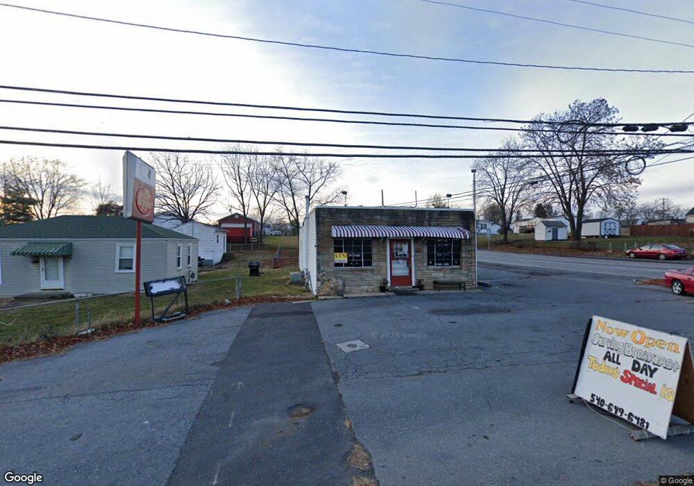 1521 N Delphine Ave, Waynesboro, VA 22980 - photo 1