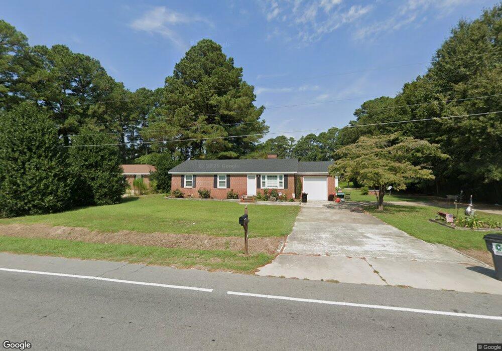 521 Fayetteville St, Newton Grove, NC 28366 - photo 1