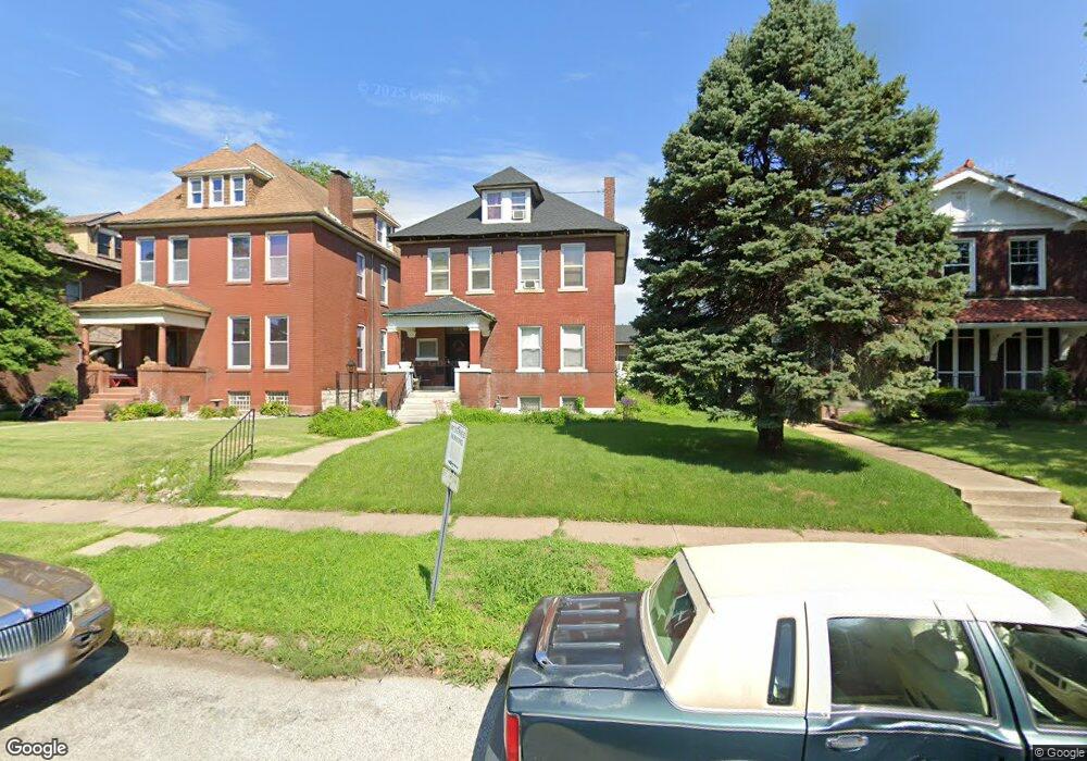 4529 Holly Ave, Saint Louis, MO 63115 - photo 1