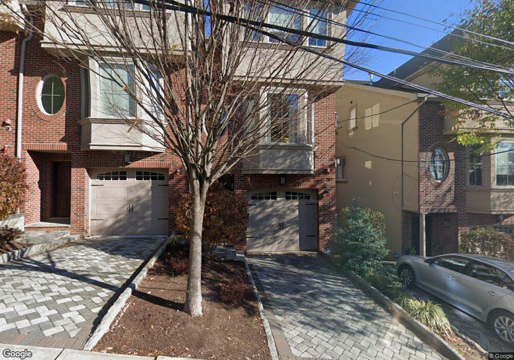 17 Maple St unit C00017, Edgewater, NJ 07020 - photo 1
