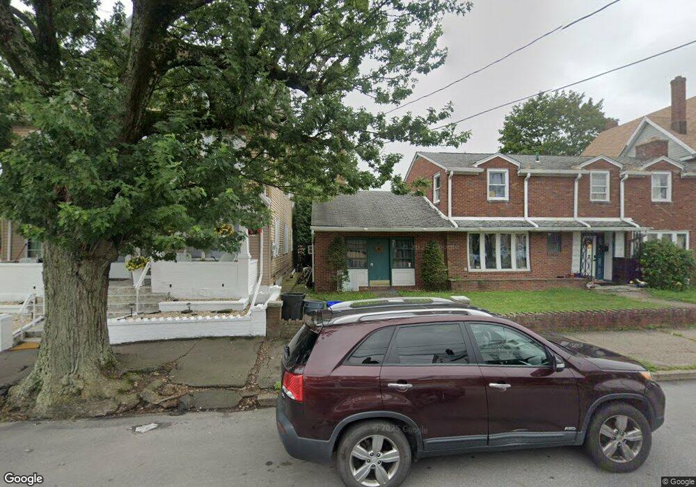 686 N Laurel St, Hazleton, PA 18201 - photo 1