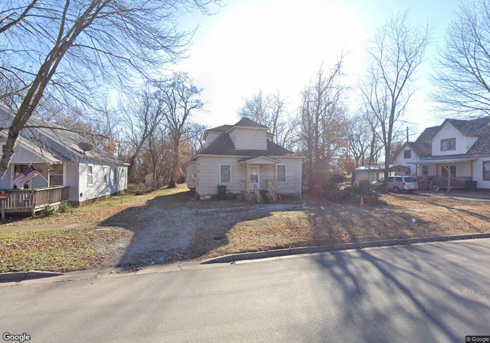 2414 Appleton Ave, Parsons, KS 67357 - photo 1