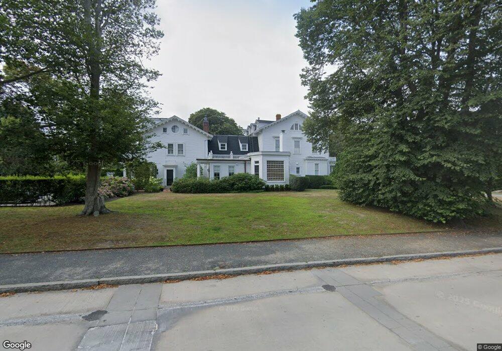 718 Bellevue Ave unit 2, Newport, RI 02840 - photo 1