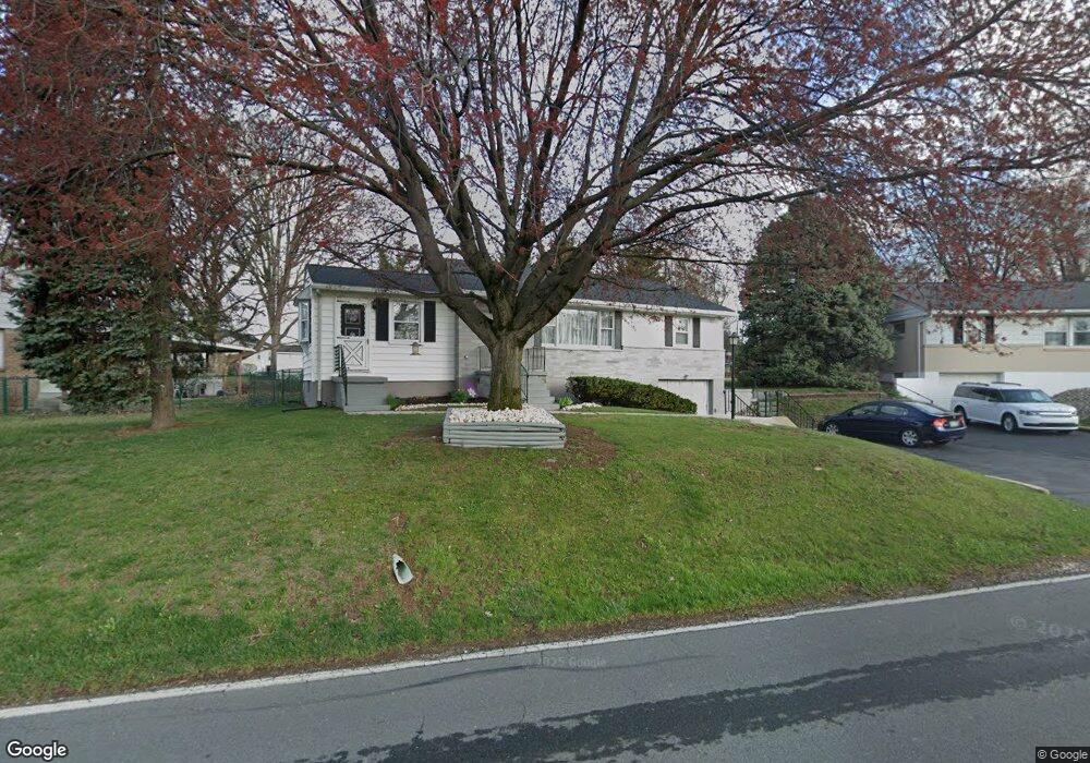 109 W Huller Ln, Reading, PA 19605 - photo 1