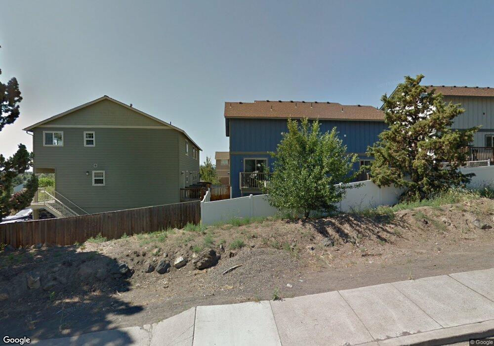 1690 NE Lotus Dr, Bend, OR 97701 - photo 1