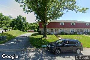 160 Oak Manor Dr, York, PA 17402