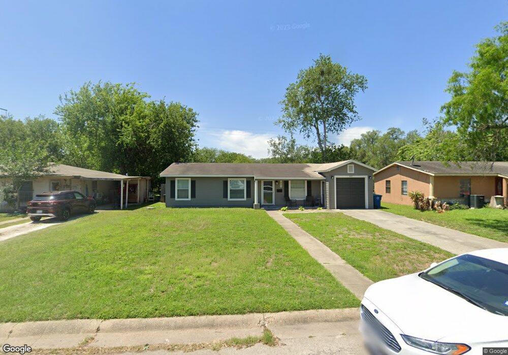 1405 Retama St, Beeville, TX 78102 - photo 1