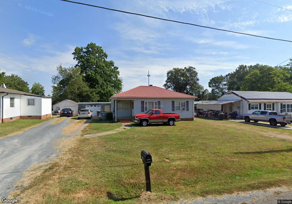 411 Sunrise Ave, Asheboro, NC 27203 - photo 1