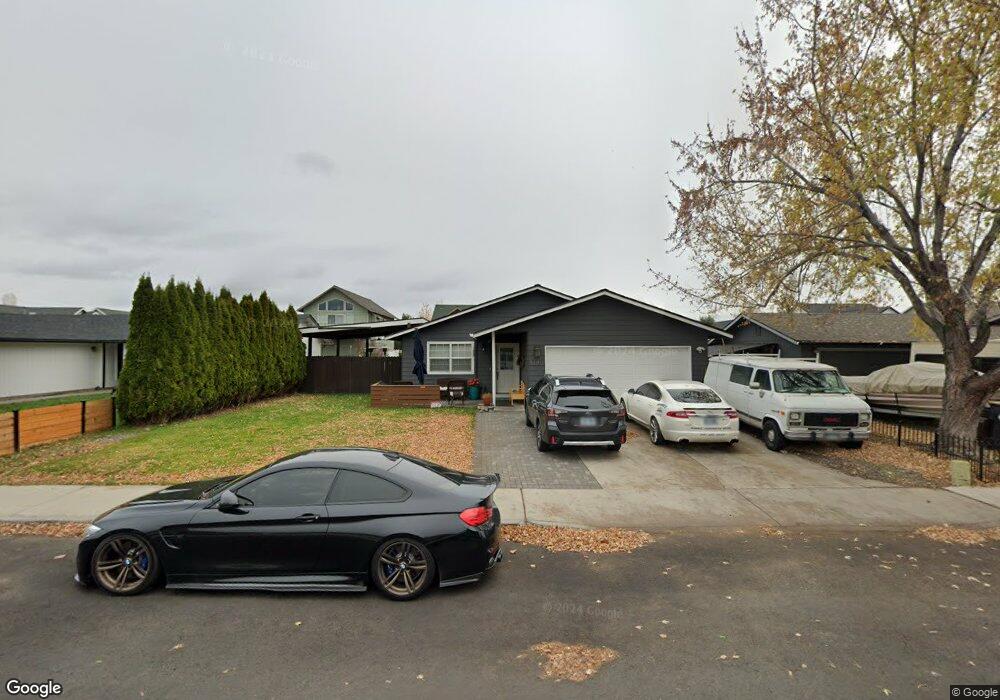 1240 SW 28th St, Redmond, OR 97756 - photo 1