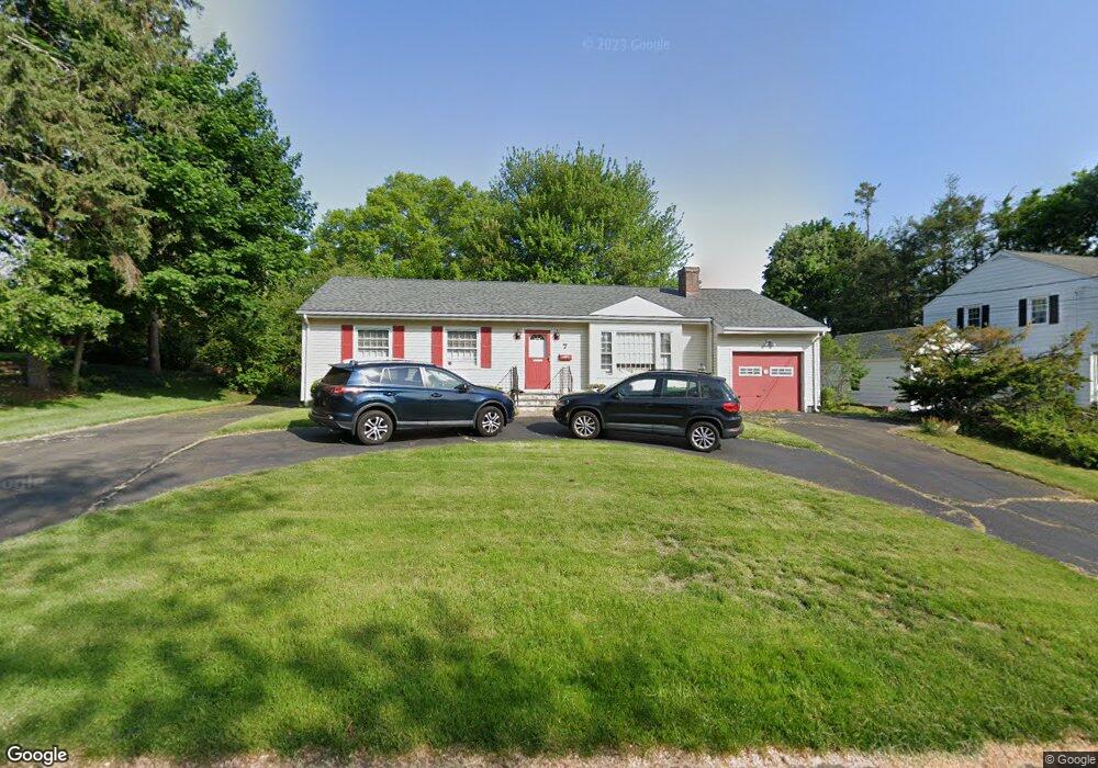 7 Thorburn Ave, Trumbull, CT 06611 - photo 1