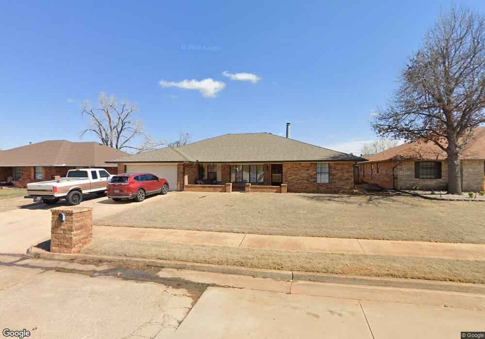 1828 Shelly Ct, Moore, OK 73160 - photo 1