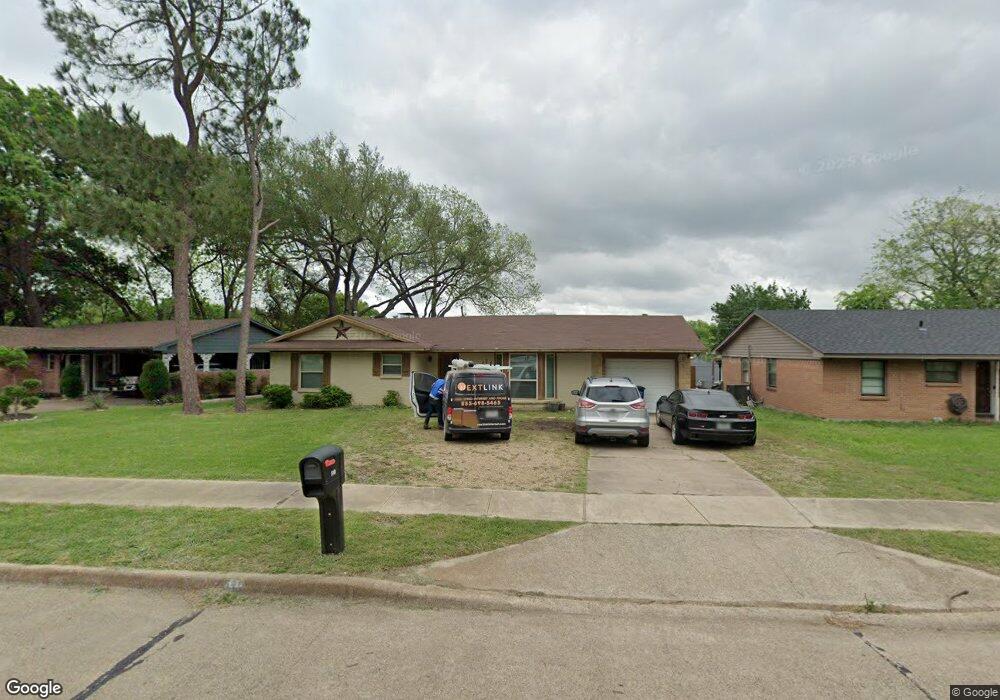 510 Lakeshore Dr, Ennis, TX 75119 - photo 1