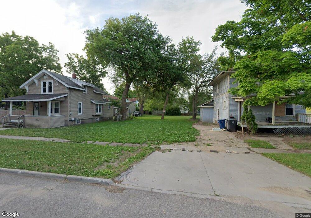 617 Carrill Ct, Flint, MI 48503 - photo 1