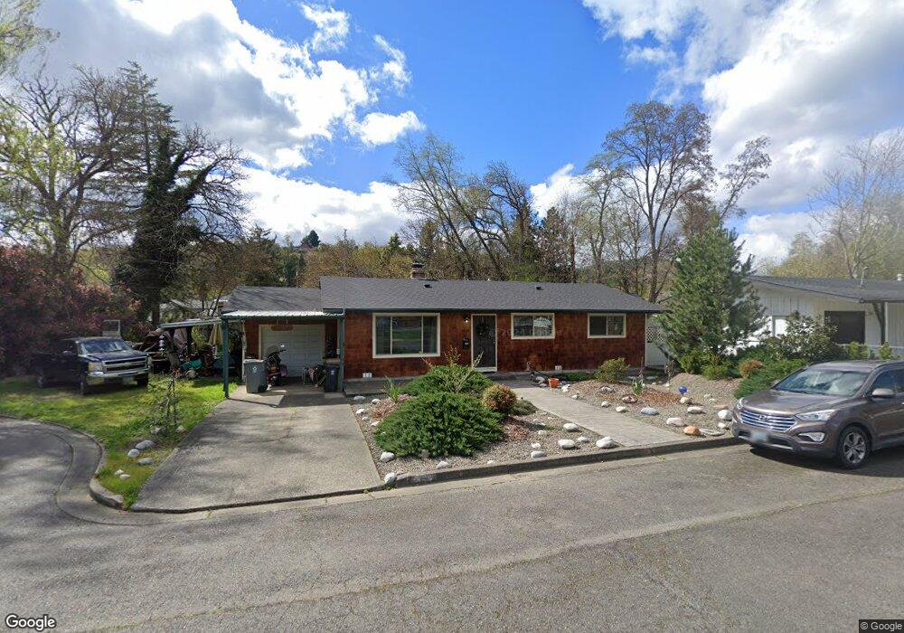 1320 NW Gilbert Way, Grants Pass, OR 97526 - photo 1