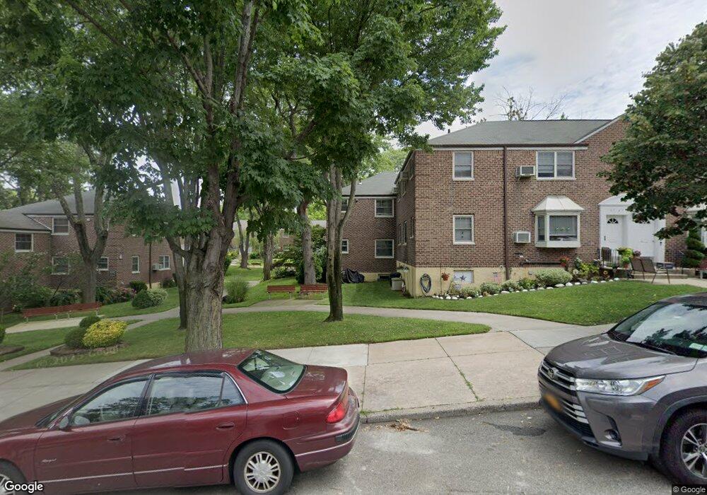 5743 Marathon Pkwy unit Lower, Little Neck, NY 11362 - photo 1