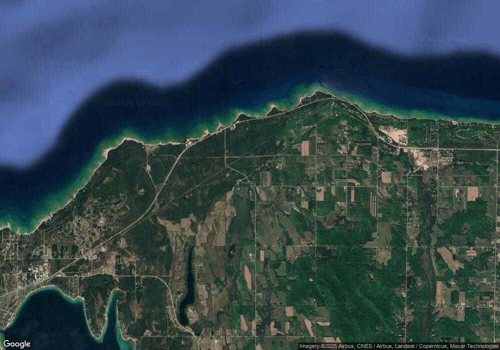 40972 Old Us 31 Hwy N, Charlevoix, MI 49720 - photo 1