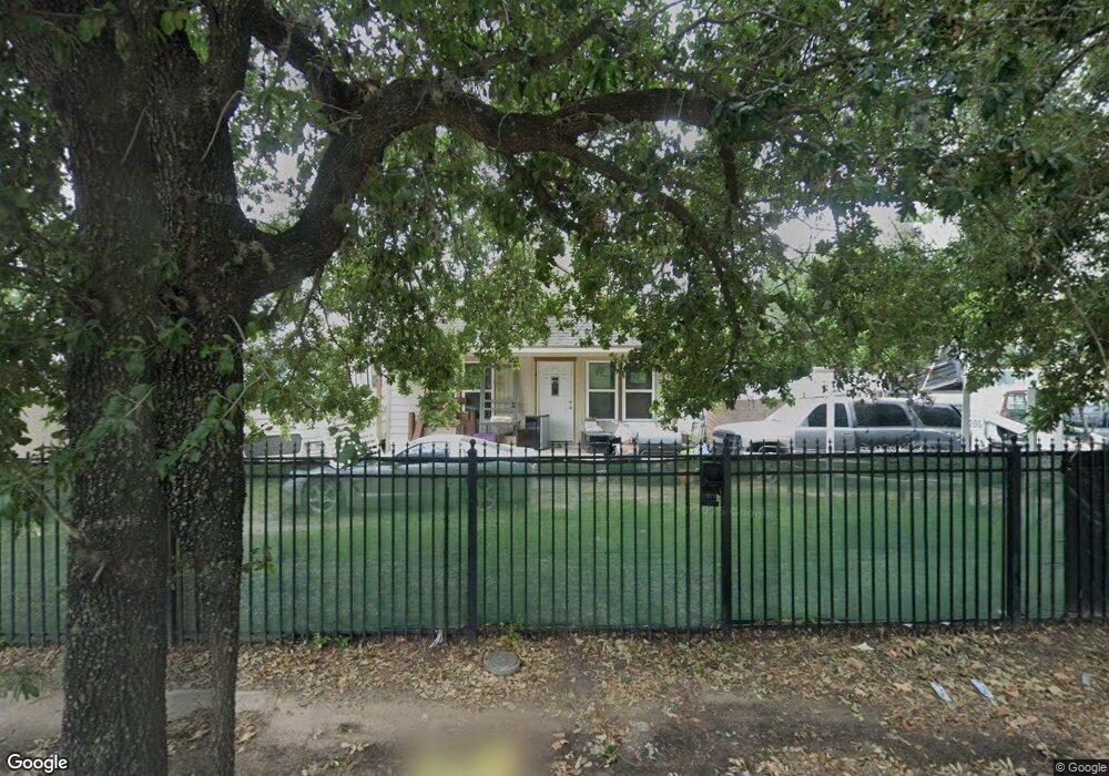 634 E Crosstimbers St, Houston, TX 77022 - photo 1