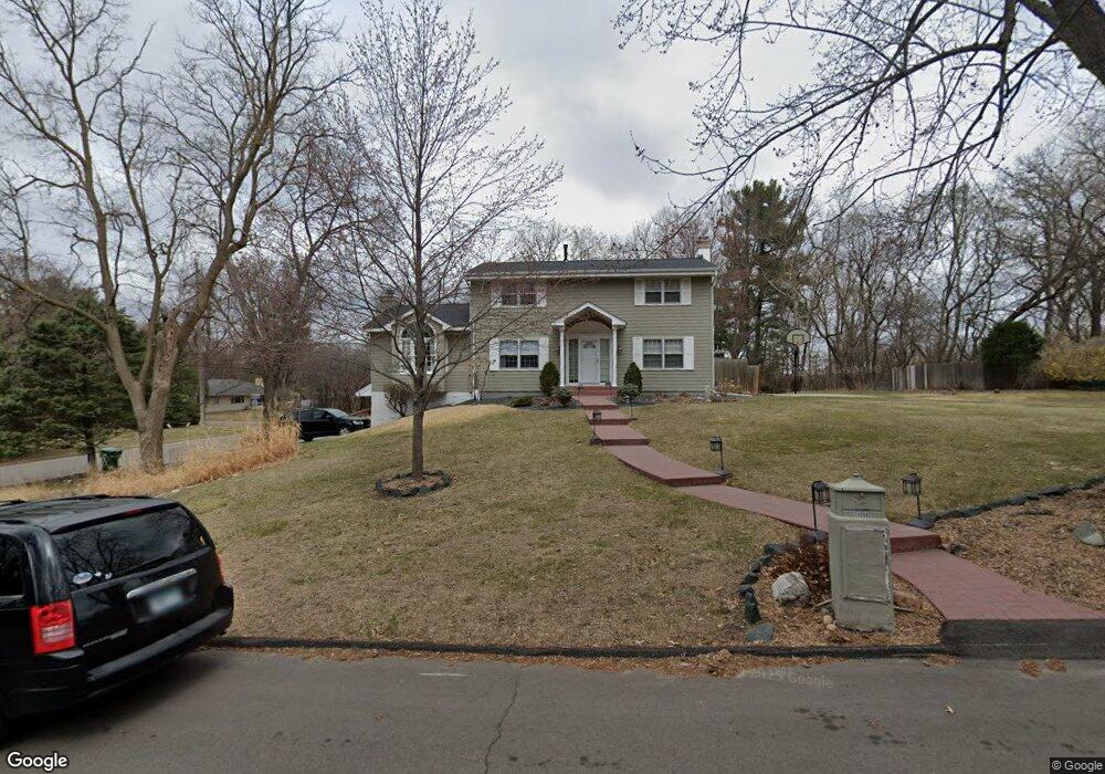 14368 Coronet Dr, Minnetonka, MN 55345 - photo 1