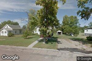 306 4th St NE, Wessington Springs, SD 57382