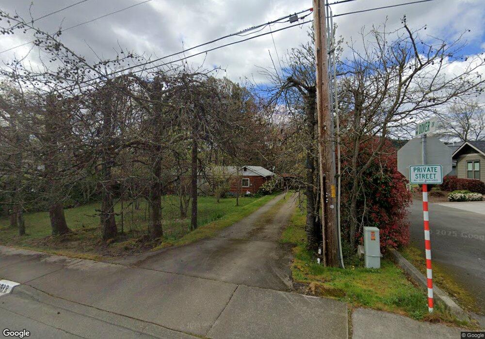 1938 NW Hawthorne Ave, Grants Pass, OR 97526 - photo 1