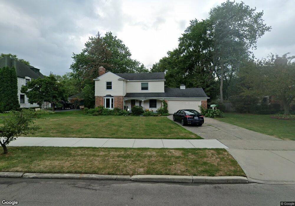 551 Lakepointe St, Grosse Pointe Park, MI 48230 - photo 1