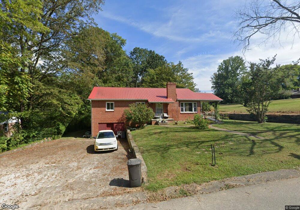 204 Brooklyn Ave, Linden, TN 37096 - photo 1