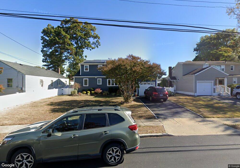 1137 Ott Ln, Merrick, NY 11566 - photo 1