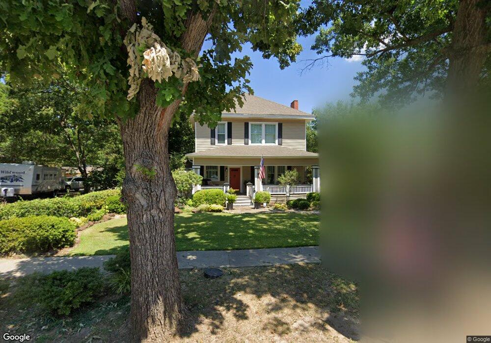 1302 S Lindsay St, Gainesville, TX 76240 - photo 1