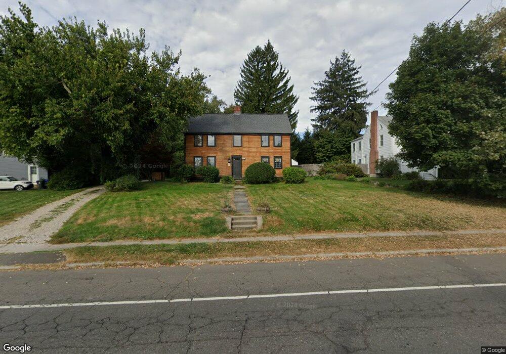 567 Quaker Ln S, West Hartford, CT 06110 - photo 1